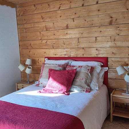 Logement Entre Lac Et Montagnes Thones Exterior photo